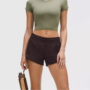 Lululemon Hotty Hot High-Rise Lined Short (Size 2)